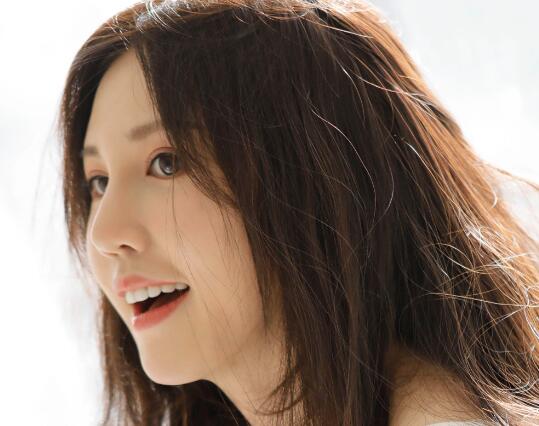 香蕉草莓榴莲秋葵绿巨人功能全面，用户：看视频有它就行